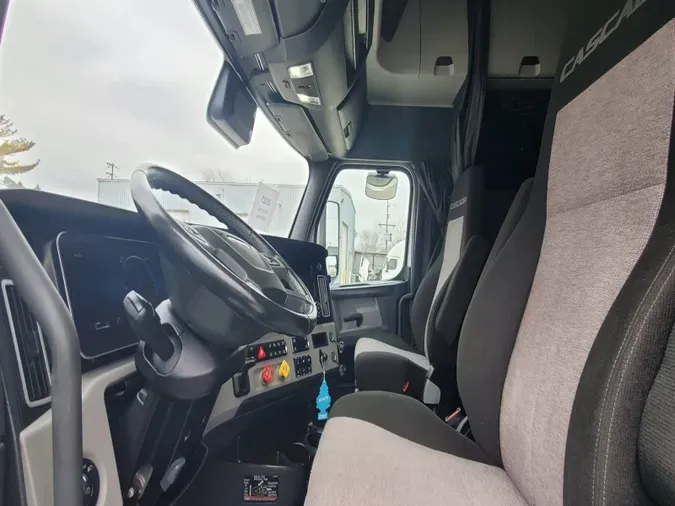 2023 FREIGHTLINER CASCADIA 126