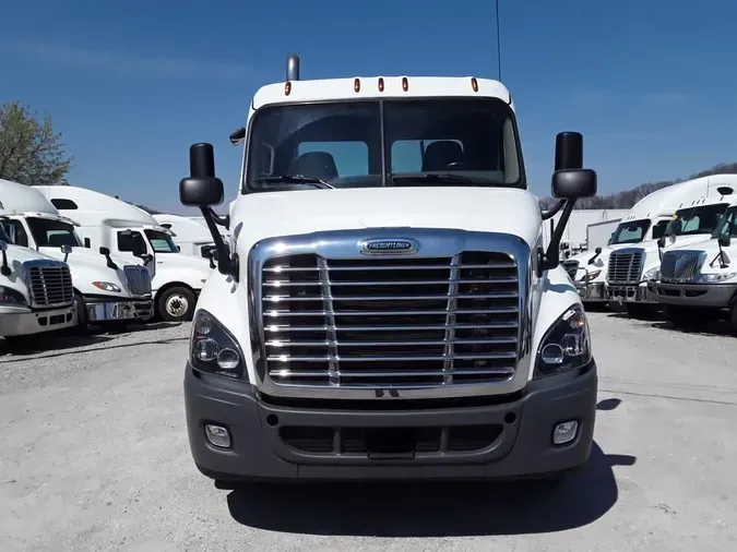 2020 FREIGHTLINER/MERCEDES CASCADIA 113d8f99408891cf19a5d786ea59f7e2af2