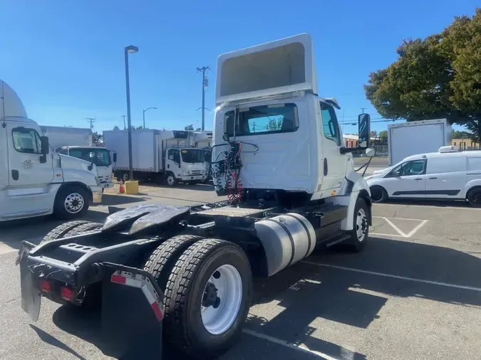 2019 NAVISTAR INTERNATIONAL RH613 DAYCAB S/A