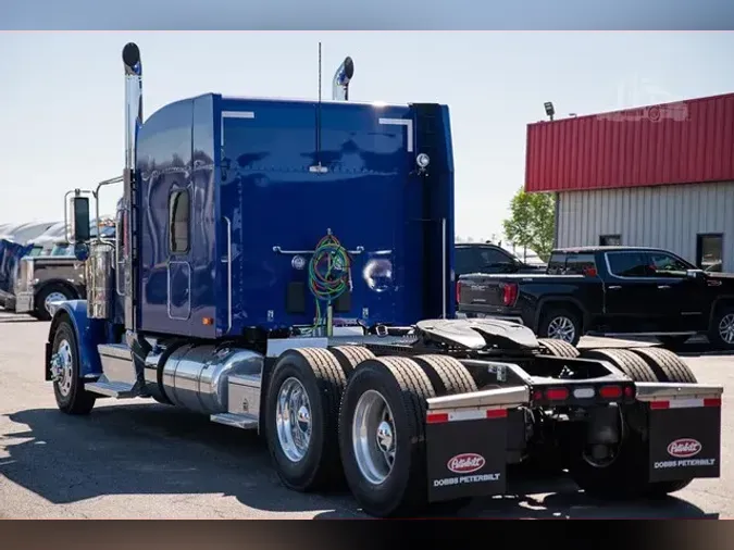 2025 PETERBILT 589