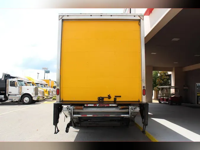 2019 Freightliner Business Class M2 106