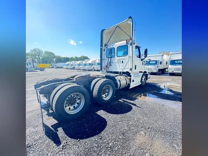 2020 FREIGHTLINER/MERCEDES NEW CASCADIA 116