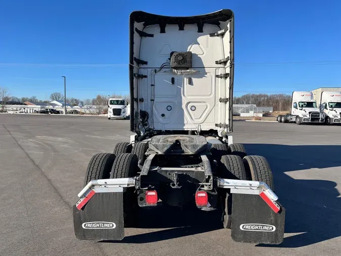 2025 Freightliner New Cascadia