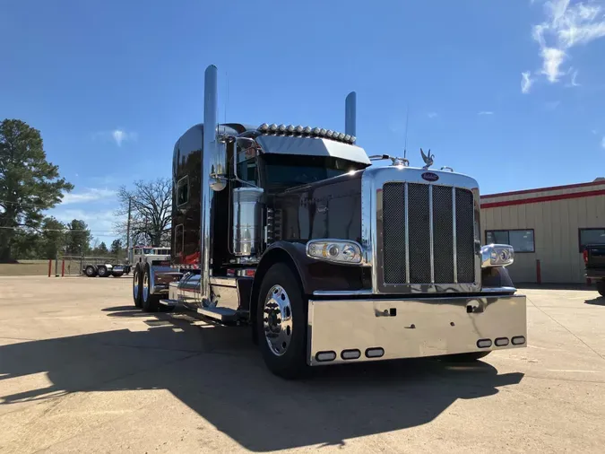 2022 Peterbilt 389