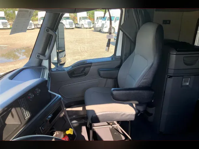 2023 INT LT625 6x4