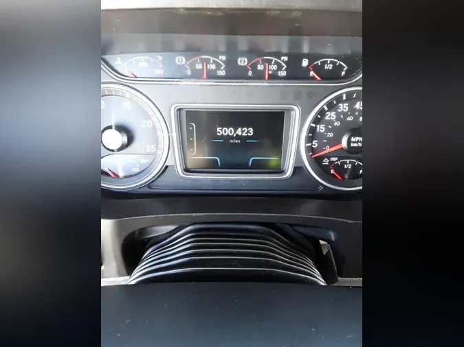 2019 NAVISTAR INTERNATIONAL LT625 SLPR CAB