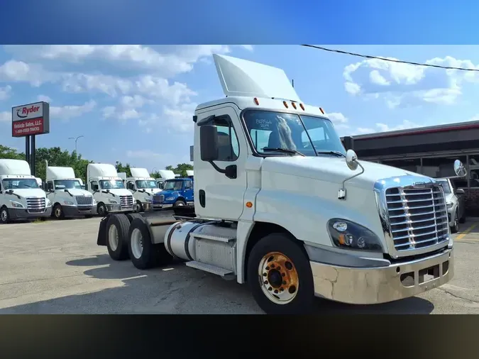 2019 FREIGHTLINER/MERCEDES CASCADIA 125d9075ac109261b836ffeb16c89e1d7fb