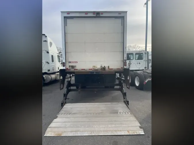 2017 FREIGHTLINER/MERCEDES M2 106