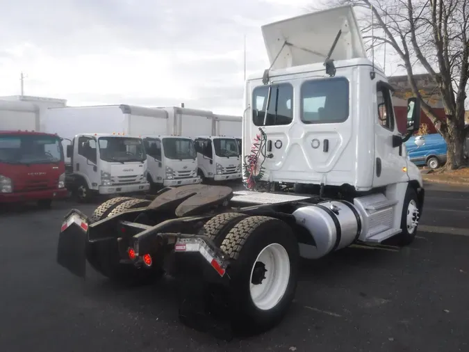 2019 FREIGHTLINER/MERCEDES CASCADIA 125