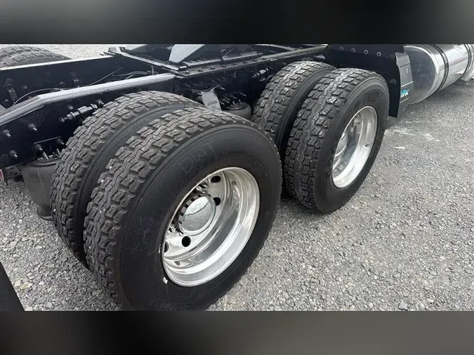 2020 FREIGHTLINER CA126