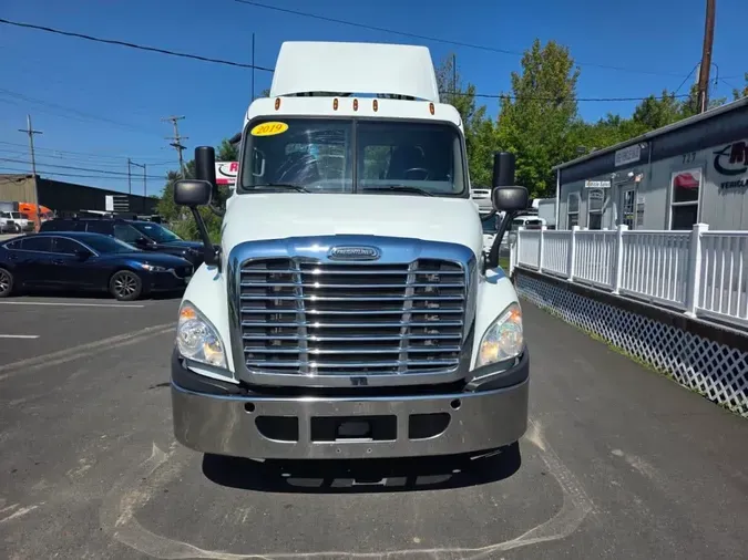 2019 FREIGHTLINER/MERCEDES CASCADIA 125