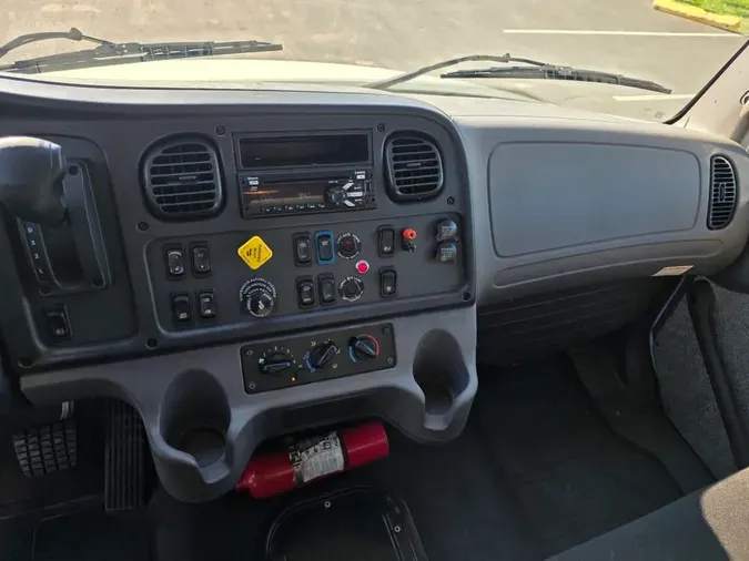 2021 FREIGHTLINER/MERCEDES M2 106