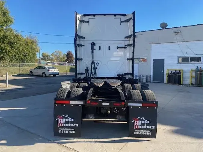 2020 Freightliner Cascadia