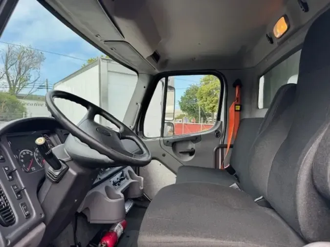 2019 FREIGHTLINER M2 106