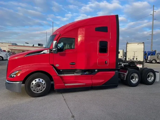 2025 Kenworth T680