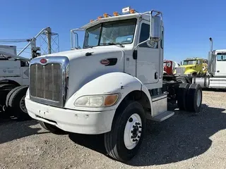 2011 PETERBILT 337