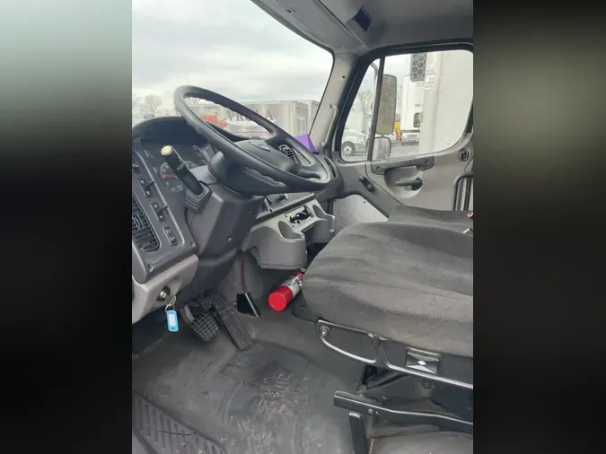 2016 FREIGHTLINER/MERCEDES M2 106