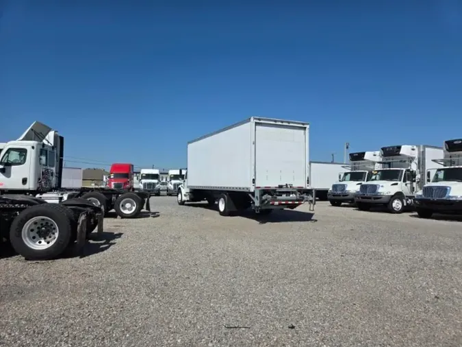 2018 FREIGHTLINER/MERCEDES M2 106