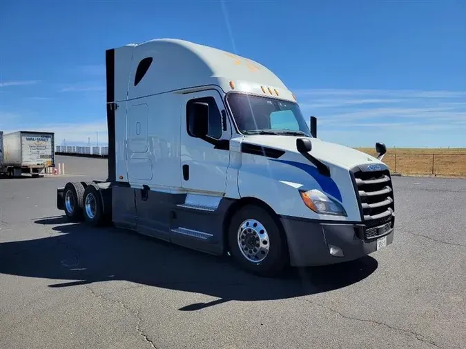 2020 FREIGHTLINER CA126