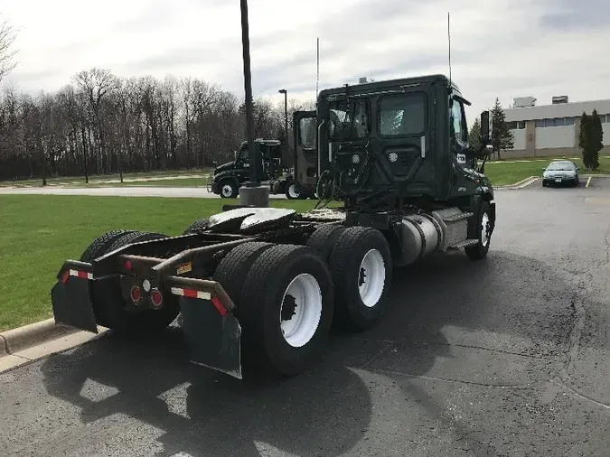 2016 FREIGHTLINER X12564ST