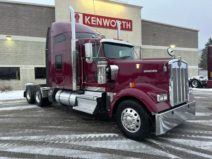 2021 Kenworth W900L