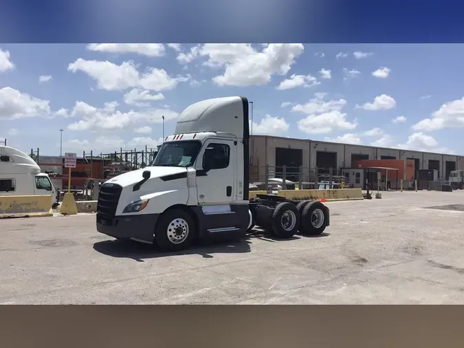 2019 Freightliner Cascadia 126