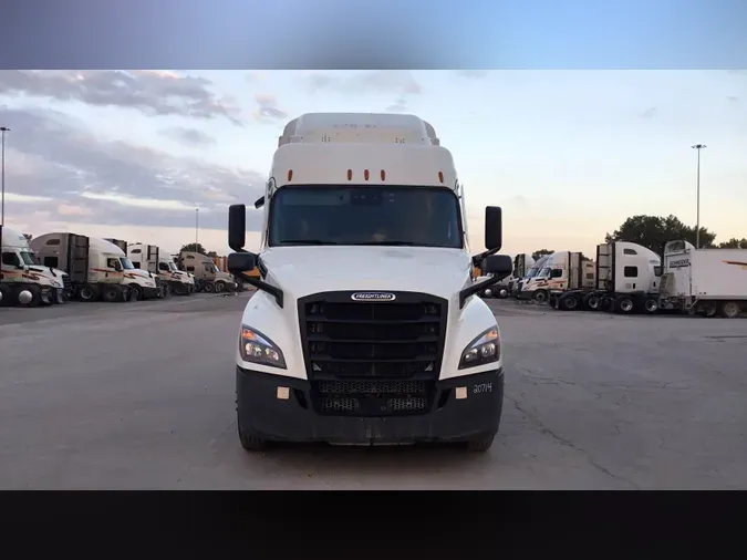 2021 Freightliner Cascadia 126d92905b7844fdef53a9672fcce793dfb