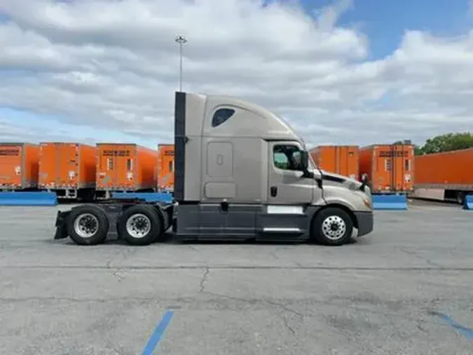 2020 Freightliner Cascadia