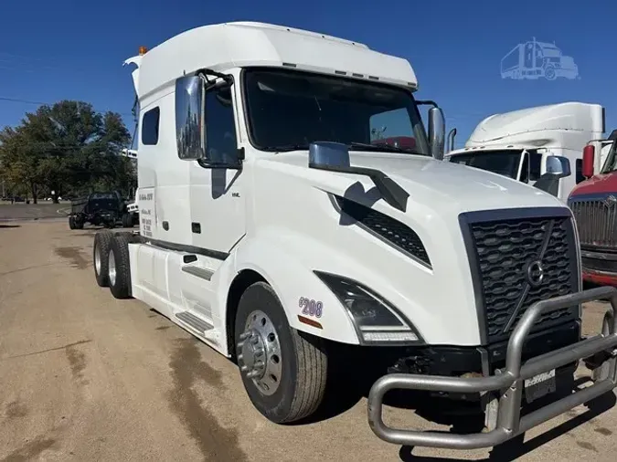 2019 VOLVO VNL64T740