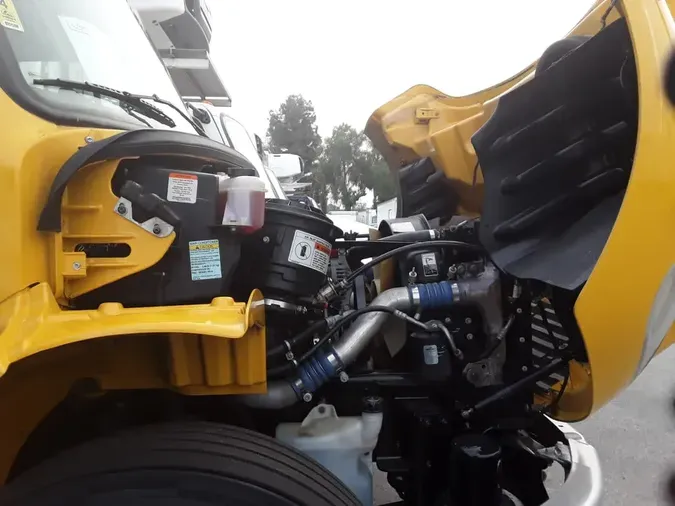 2019 FREIGHTLINER/MERCEDES M2 106