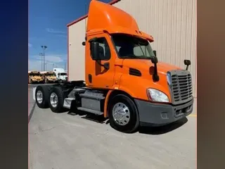 2012 Freightliner CASCADIA 113