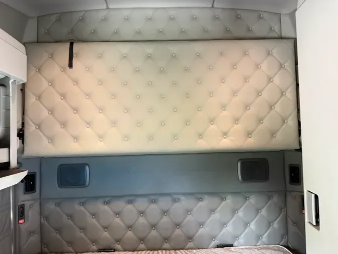 2022 Kenworth T680d9373800649813ff66c35958cac06944