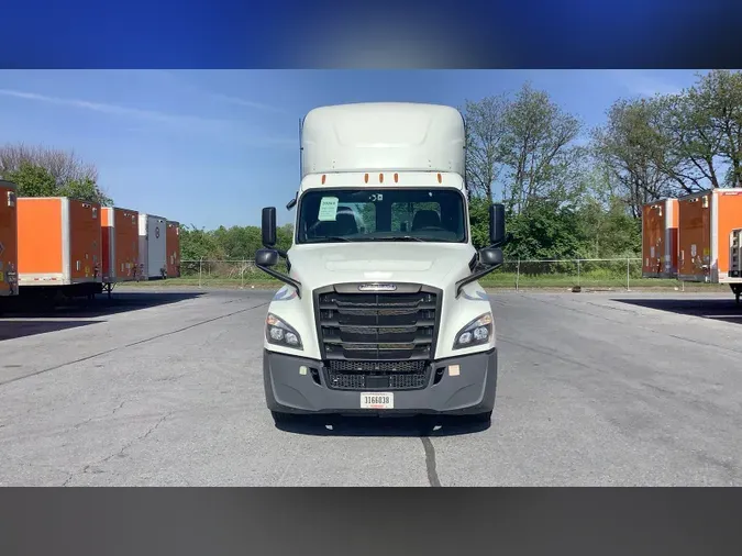 2020 Freightliner Cascadia 126
