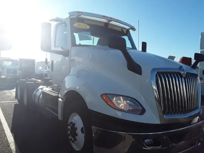 2019 NAVISTAR INTERNATIONAL LT625 DAYCAB T/A