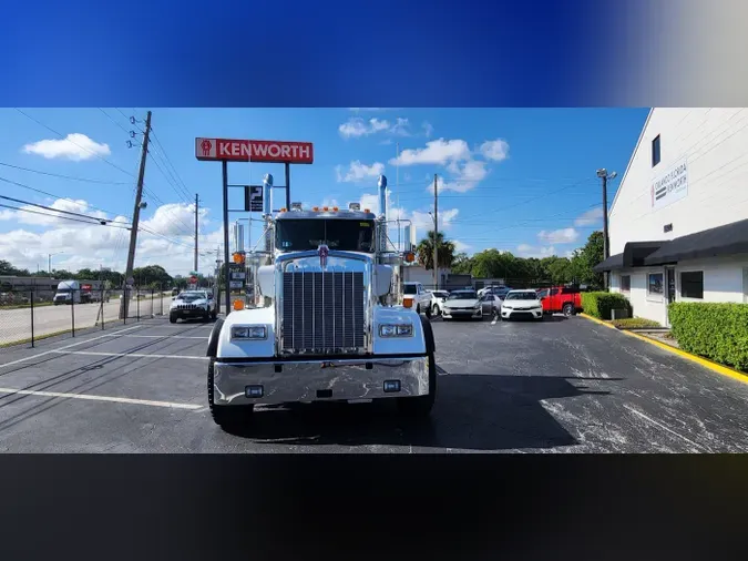 2025 Kenworth W900B