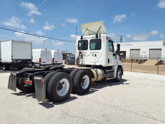 2018 FREIGHTLINER CASCADIA 125