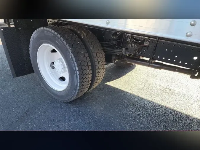 2019 HINO 195