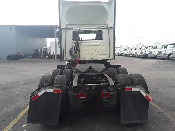 2020 NAVISTAR INTERNATIONAL LT625 DAYCAB T/A