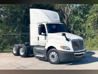2022 INT LT625 6x4