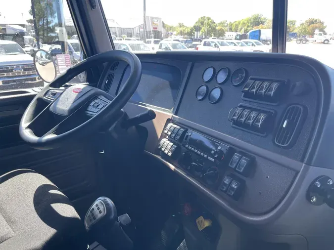 2024 Peterbilt 389