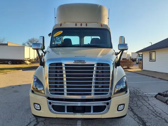2019 FREIGHTLINER/MERCEDES CASCADIA 125