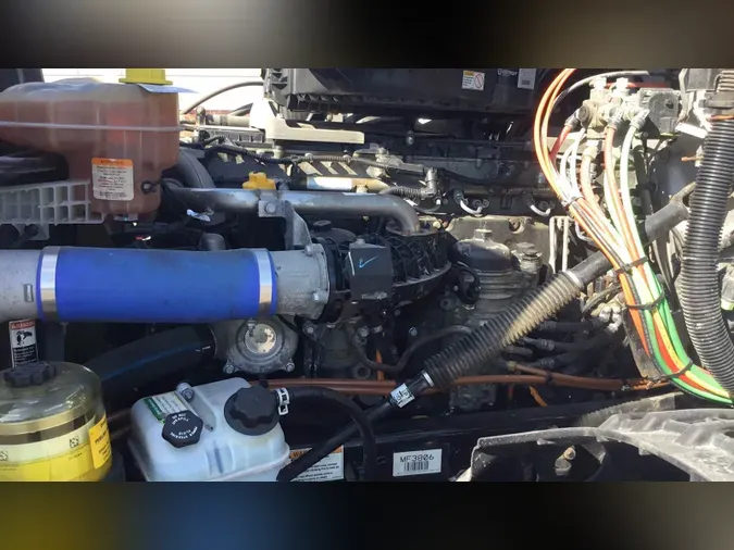 2021 Freightliner Cascadia 126