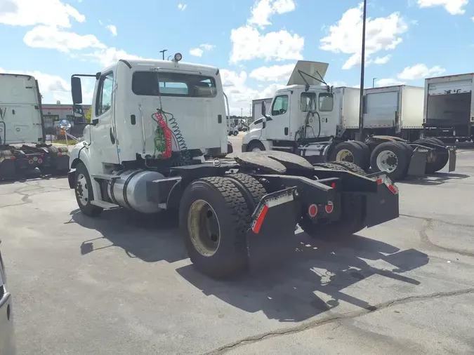 2020 FREIGHTLINER FLT8664T