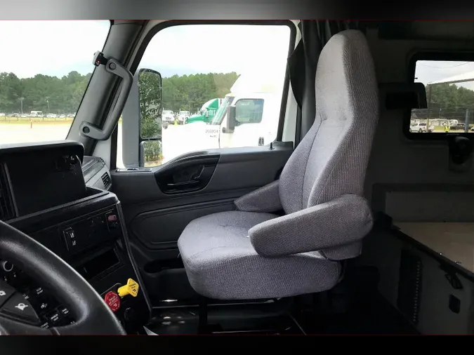 2022 INT LT625 6x4