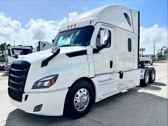 2022 Freightliner PT126SLP