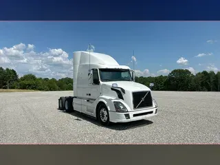 2016 Volvo VNL 740