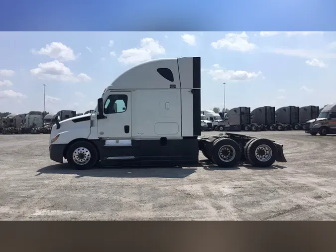 2022 Freightliner Cascadia 126