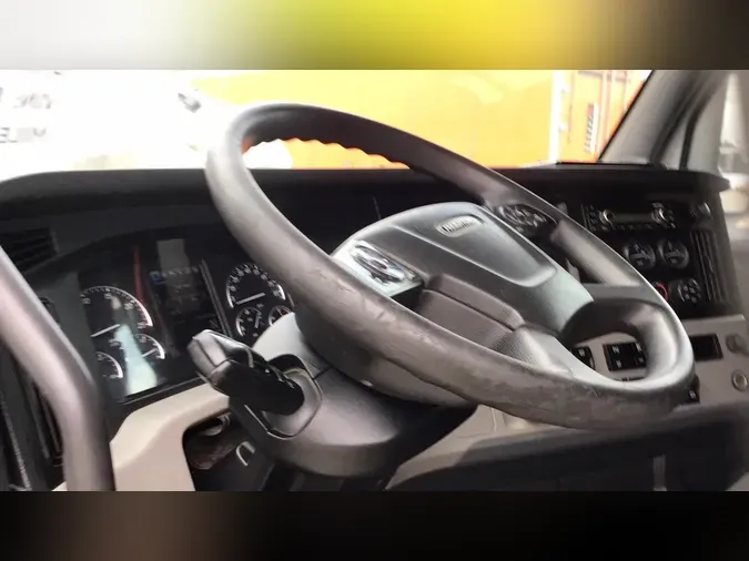 2020 Freightliner Cascadia 126