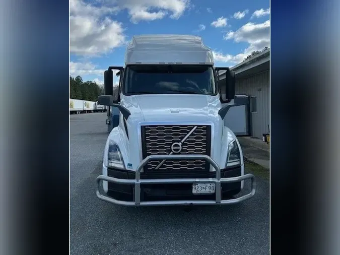 2020 VOLVO VNL64T760
