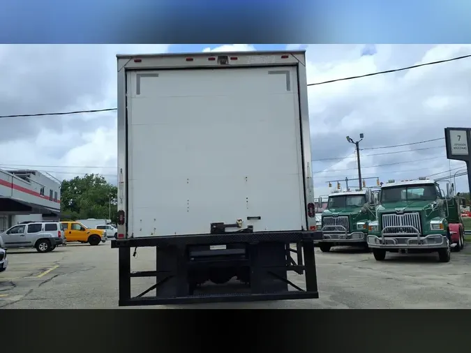 2018 FREIGHTLINER/MERCEDES M2 106d9501afcb44e25b52587ff183a377fa6